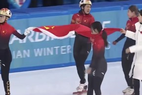 九游-Doinb迎来三赛季出色发挥，巴黎圣日耳曼观众热烈欢呼！