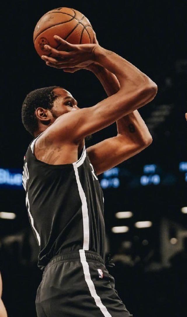  杜兰特比肩神明 